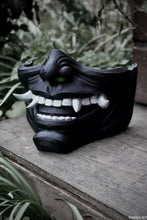 Load image into Gallery viewer, Masque oni, masque démon japonais, décoration japonaise, folklore japonais, japon traditionnel, Yokaï, Hannya, Daëlys Art, mempo, samouraï