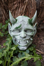 Charger l'image dans la galerie, Masque oni, masque démon japonais, décoration japonaise, folklore japonais, japon traditionnel, Yokaï, Hannya, Daëlys Art