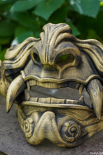 Load image into Gallery viewer, Masque mempo, masque Oni, masque mempo oni, masque samouraï, cosplay samouraï, cosplay Oni, masque démon japonais