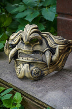 Load image into Gallery viewer, Masque mempo, masque Oni, masque mempo oni, masque samouraï, cosplay samouraï, cosplay Oni, masque démon japonais