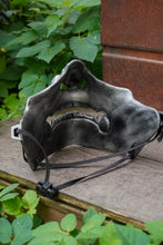 Load image into Gallery viewer, Masque mempo, masque Oni, masque mempo oni, masque samouraï, cosplay samouraï, cosplay Oni, masque démon japonais