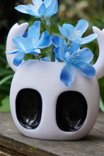 Charger l'image dans la galerie, Hollow knight, pot de fleur hollow knight, hornet, silksong, team cherry, Daëlys Art