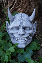 Charger l'image dans la galerie, Masque oni, masque démon japonais, décoration japonaise, folklore japonais, japon traditionnel, Yokaï, Hannya, Daëlys Art