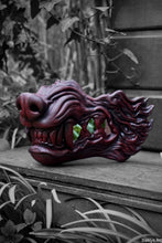 Load image into Gallery viewer, Masque oni, masque démon japonais, décoration japonaise, folklore japonais, japon traditionnel, Yokaï, Hannya, Daëlys Art, mempo, samouraï