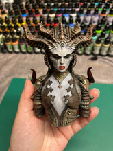 Load image into Gallery viewer, Buste Lilith, Diablo, figurine diablo, figurine Lilith, Kit résine à peindre, buste à peindre, Daëlys Art