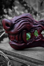 Load image into Gallery viewer, Masque oni, masque démon japonais, décoration japonaise, folklore japonais, japon traditionnel, Yokaï, Hannya, Daëlys Art, mempo, samouraï