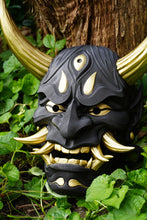 Charger l'image dans la galerie, Masque Hannya - noir et doré