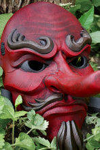 Load image into Gallery viewer, Tengu, masque tengu, masque japonais, masque oni, masque hannya, décoration japonaise, masque traditionnel, cosplay, Daëlys Art