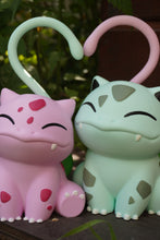 Charger l'image dans la galerie, Bulbizarres, bulbizarre mignon, bulbasaur, pokémon, pokémon saint valentin, geek, jeu vidéo, idée cadeau geek, couple bulbizarre, Daëlys Art