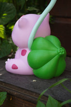 Charger l'image dans la galerie, Bulbizarres, bulbizarre mignon, bulbasaur, pokémon, pokémon saint valentin, geek, jeu vidéo, idée cadeau geek, couple bulbizarre, Daëlys Art