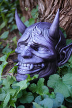 Load image into Gallery viewer, Masque oni, masque démon japonais, décoration japonaise, folklore japonais, japon traditionnel, Yokaï, Hannya, Daëlys Art
