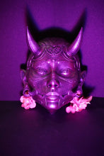 Load image into Gallery viewer, Oni, Geisha, masque japonais, cyberpunk, masque cyberpunk, masque traditionnel japonais, Daëlys Art