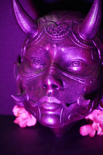 Load image into Gallery viewer, Oni, Geisha, masque japonais, cyberpunk, masque cyberpunk, masque traditionnel japonais, Daëlys Art