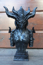 Load image into Gallery viewer, Buste Lilith, Diablo, figurine diablo, figurine Lilith, Kit résine à peindre, buste à peindre, Daëlys Art