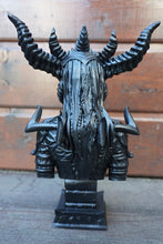 Load image into Gallery viewer, Buste Lilith, Diablo, figurine diablo, figurine Lilith, Kit résine à peindre, buste à peindre, Daëlys Art