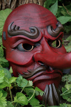Load image into Gallery viewer, Tengu, masque tengu, masque japonais, masque oni, masque hannya, décoration japonaise, masque traditionnel, cosplay, Daëlys Art