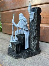 Load image into Gallery viewer, Fire keeper, gardienne du feu, dark souls 3, figurine dark souls, figurine résine à peindre, kit résine, figurine à peindre, Daëlys Art