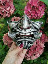 Charger l'image dans la galerie, masque japonais, masque samouraï, oni, kitsune, masque hannya, samurai mask, japanese mask, japon, japan, manga, anime, demon slayer, naruto, cosplay, Daëlys Art
