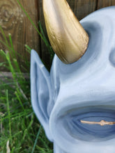 Load image into Gallery viewer, oni, décoration murale oni, décoration japonaise, masque oni, masque japonais, masque samuraï, oni wall decoration, japanese decor, samuraï props, hannya mask, masque hannya, décoration japonaise, manga, anime, Daëlys Art