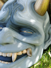 Load image into Gallery viewer, oni, décoration murale oni, décoration japonaise, masque oni, masque japonais, masque samuraï, oni wall decoration, japanese decor, samuraï props, hannya mask, masque hannya, décoration japonaise, manga, anime, Daëlys Art