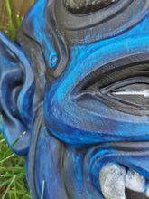 Load image into Gallery viewer, oni, décoration murale oni, décoration japonaise, masque oni, masque japonais, masque samuraï, oni wall decoration, japanese decor, samuraï props, hannya mask, masque hannya, décoration japonaise, manga, anime, Daëlys Art