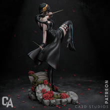 Charger l'image dans la galerie, Figurine Yor Forger, figurine Spy x Family