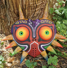 Charger l'image dans la galerie, Zelda, Masque de Majora, Zelda collection, retrogaming, Masque majora bois, Majora's Mask, Daëlys Art, Ocarina of time, Cosplay, Gerudo, Masque de vérité, Link, Ganondorf, Hyrule, triforce