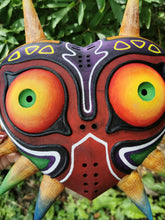 Charger l'image dans la galerie, Zelda, Masque de Majora, Zelda collection, retrogaming, Masque majora bois, Majora's Mask, Daëlys Art, Ocarina of time, Cosplay, Gerudo, Masque de vérité, Link, Ganondorf, Hyrule, triforce