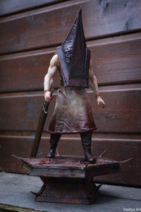 figurine pyramide head, figurine silent hill, figurine a peindre