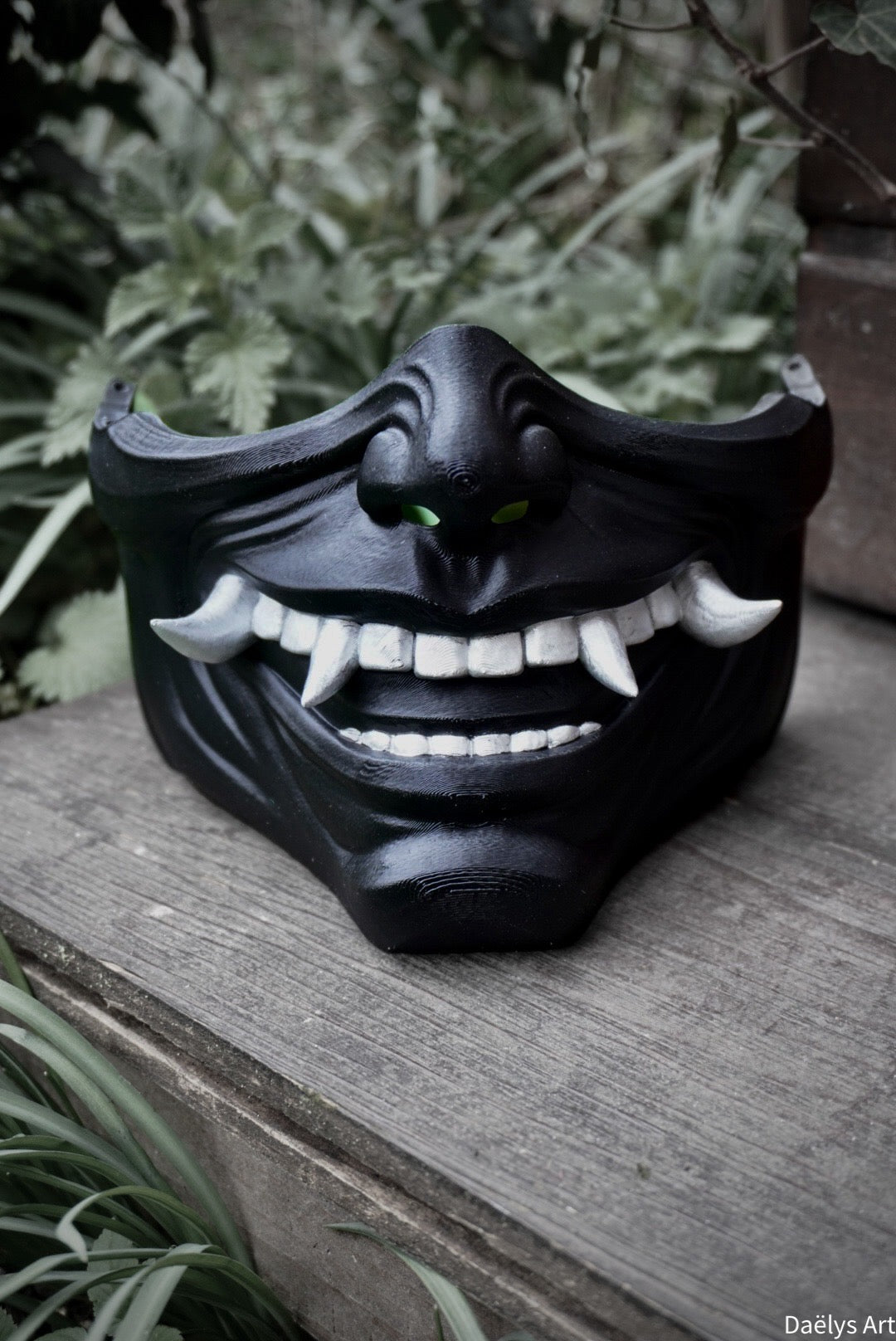 Masque oni, masque démon japonais, décoration japonaise, folklore japonais, japon traditionnel, Yokaï, Hannya, Daëlys Art, mempo, samouraï