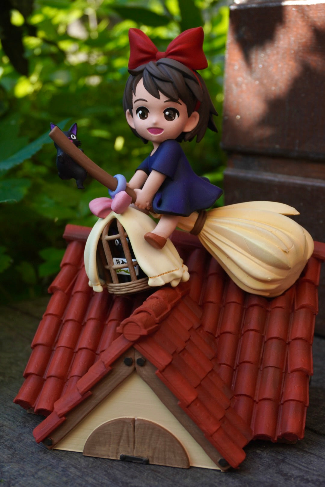 Figurine avec ou sans peinture - Kiki la sorcière