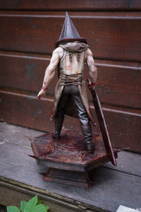 figurine pyramide head, figurine silent hill, figurine a peindre