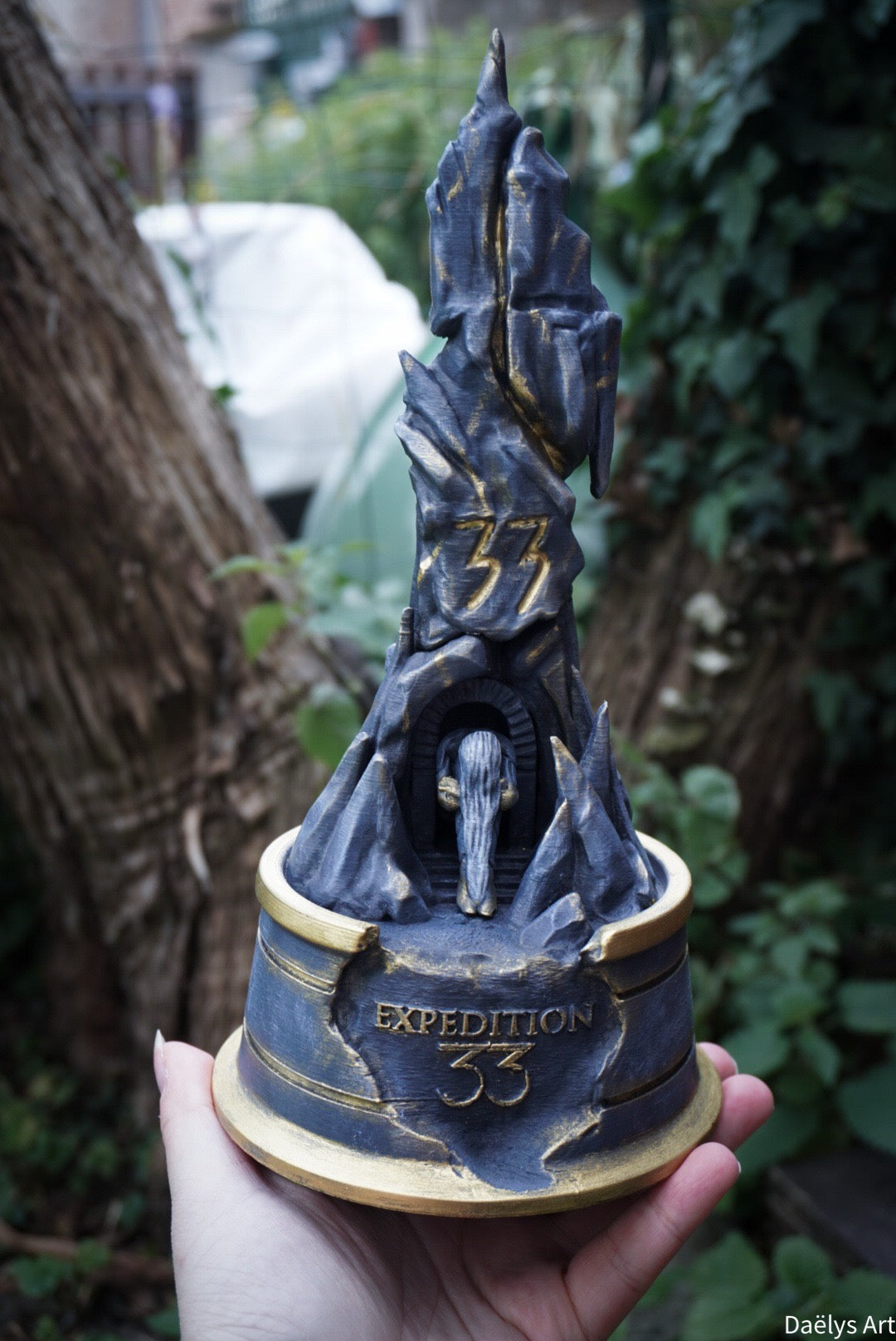 Monolithe Clair Obscur Expedition 33, clair obscur expedition 33, verso clair obscur, gustave clair obscur, maelle clair obscur, lune clair obscur, monoco, gestral, esquie, figurine clair obscur expedition 33, renoir, peintresse, paintress, sciel