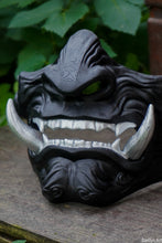 Load image into Gallery viewer, Masque mempo, masque Oni, masque mempo oni, masque samouraï, cosplay samouraï, cosplay Oni, masque démon japonais
