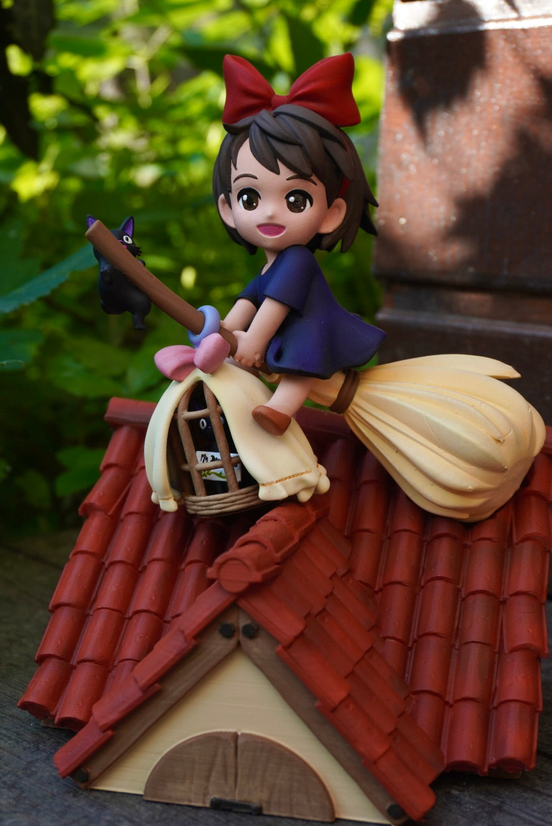 Figurine avec ou sans peinture - Kiki la sorcière