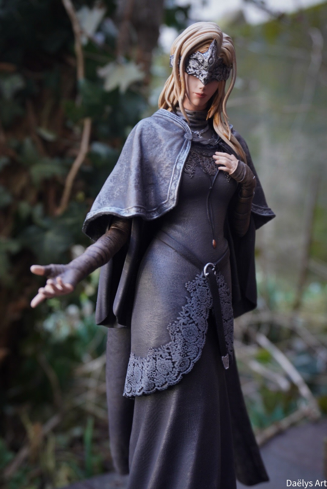 Figurine avec ou sans peinture - Gardienne du feu