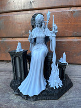 Load image into Gallery viewer, Fire keeper, gardienne du feu, dark souls 3, figurine dark souls, figurine résine à peindre, kit résine, figurine à peindre, Daëlys Art
