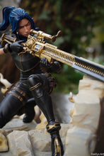 Charger l'image dans la galerie, Figurine avec ou sans peinture  - Caitlyn
