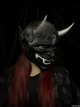 Load image into Gallery viewer, Masque oni, masque démon japonais, décoration japonaise, folklore japonais, japon traditionnel, Yokaï, Hannya, Daëlys Art
