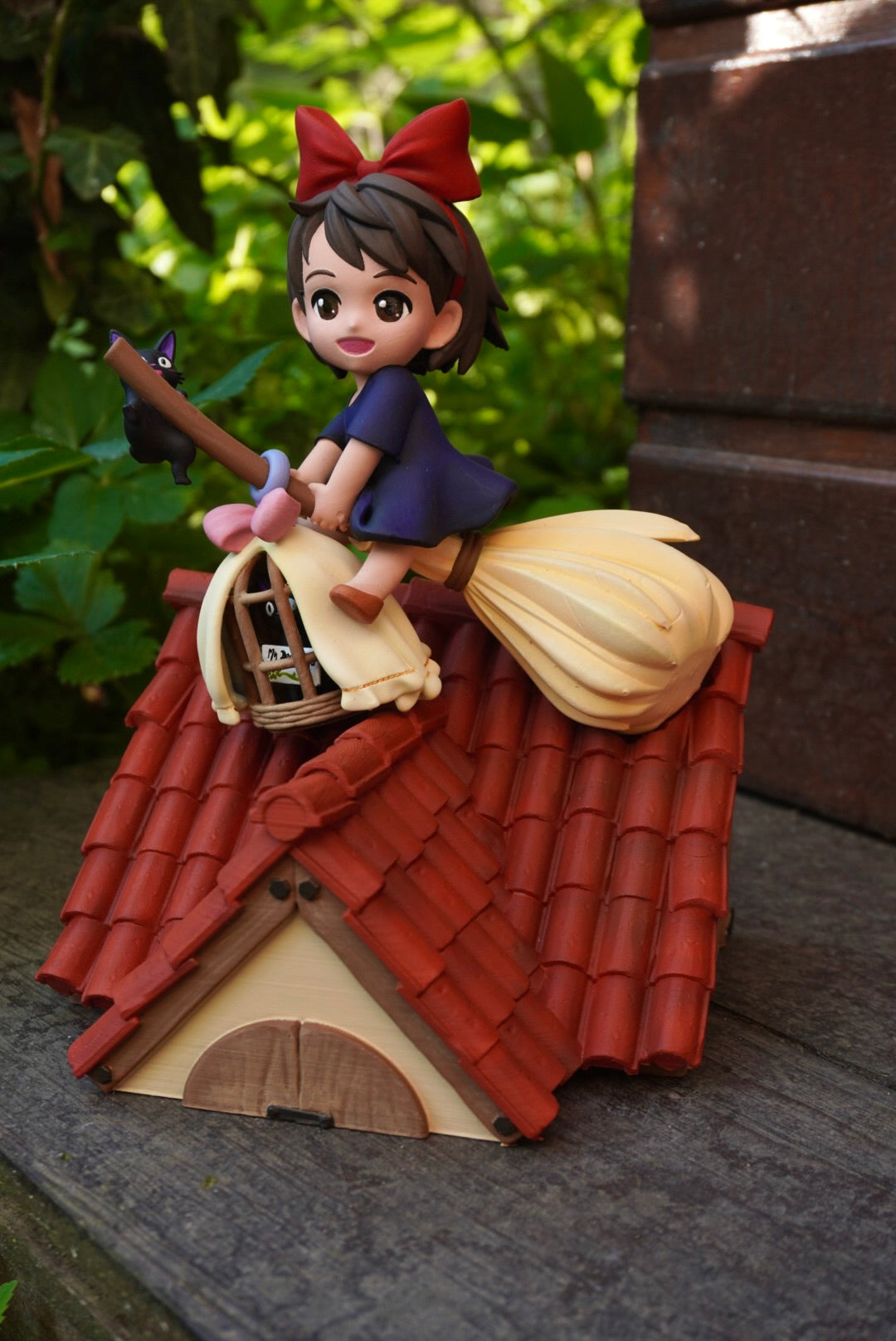 Figurine avec ou sans peinture - Kiki la sorcière