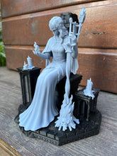 Load image into Gallery viewer, Fire keeper, gardienne du feu, dark souls 3, figurine dark souls, figurine résine à peindre, kit résine, figurine à peindre, Daëlys Art
