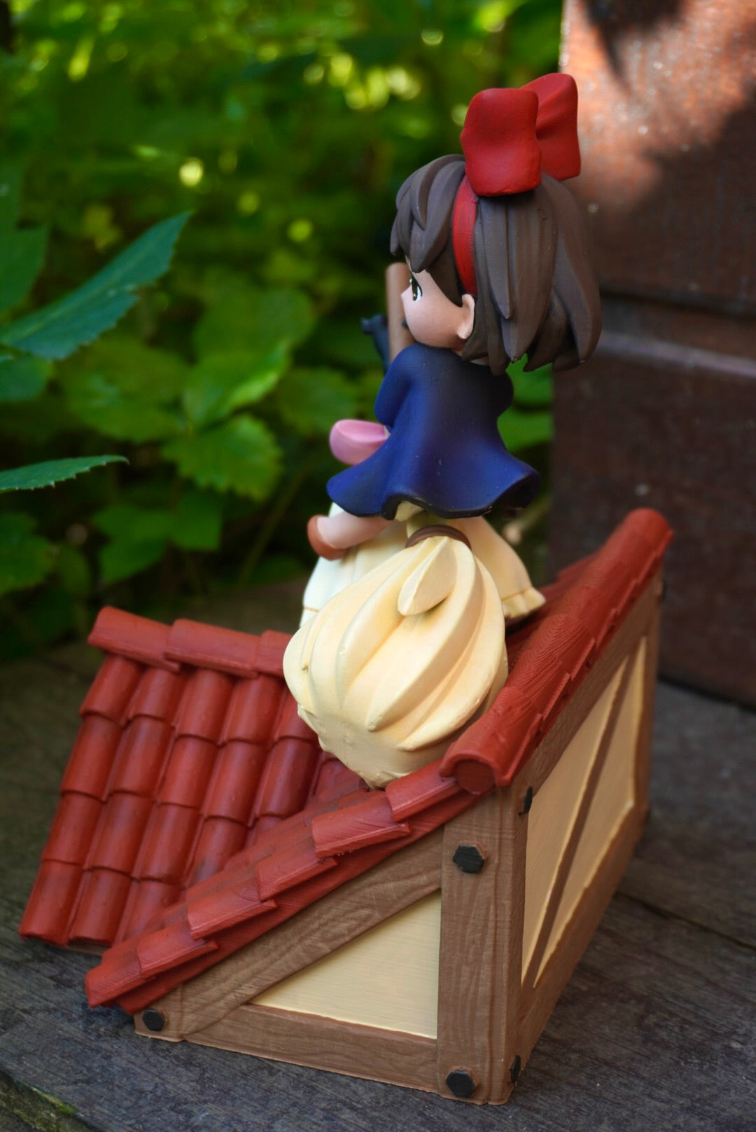 Figurine avec ou sans peinture - Kiki la sorcière