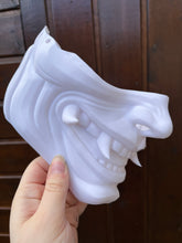 Load image into Gallery viewer, masque japonais, masque samouraï, oni, kitsune, masque hannya, samurai mask, japanese mask, japon, japan, manga, anime, demon slayer, naruto, cosplay, Daëlys Art
