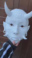 Load and play video in Gallery viewer, Masque oni, masque démon japonais, décoration japonaise, folklore japonais, japon traditionnel, Yokaï, Hannya, Daëlys Art
