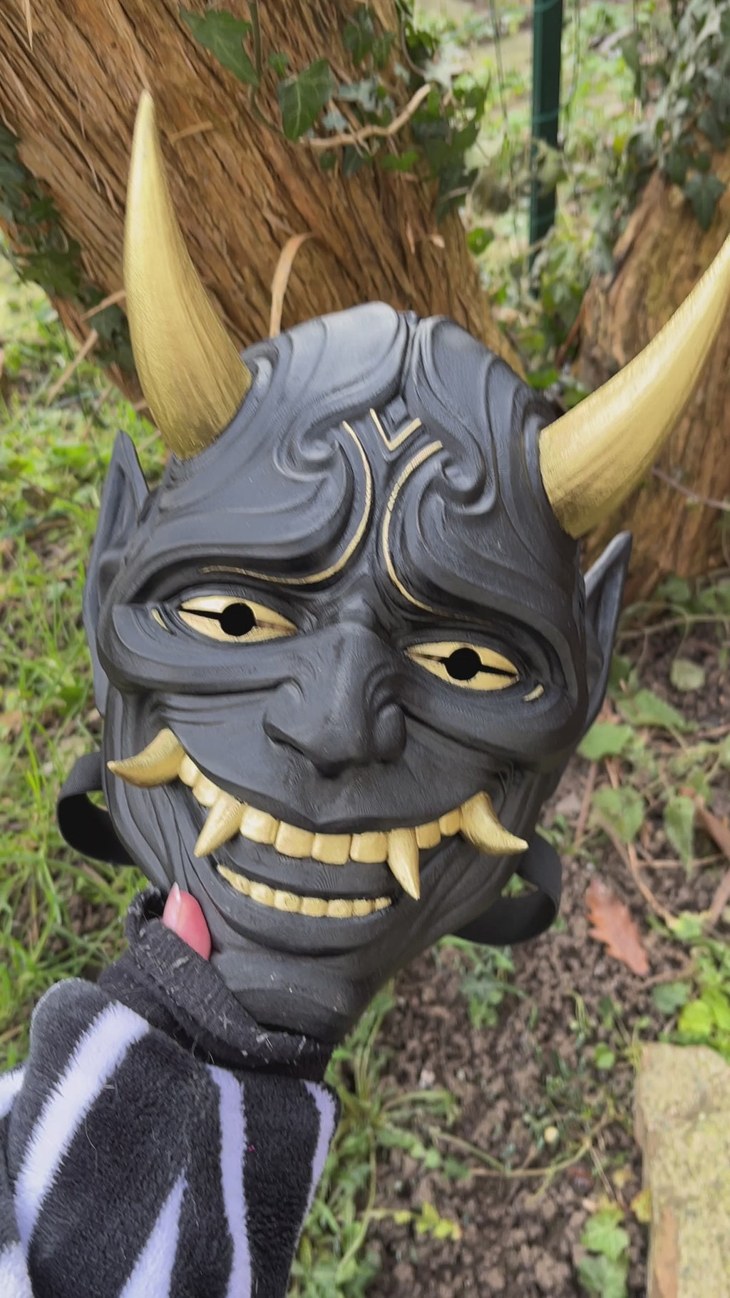 Masque Oni portable - noir et doré
