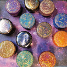 Load image into Gallery viewer, Bougie, bougie signe astrologique, made in france, fait main, bougie alsacienne, Daëlys Art

