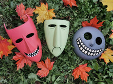 Load image into Gallery viewer, Masque Am Stram Gram, Shock Lock Barrel mask, cosplay jack skellington, nightmare before christmas mask, nightmare before christmas cosplay, l&#39;étrange noël de monsieur Jack, Jack Skellington, Cosplay Halloween, Déguisement halloween, Daëlys Art
