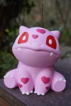 Load image into Gallery viewer, Pokémon, Bulbizarre, Bulbasaur, St-Valentin, Valentine&#39;s Day, mignon, kawaii, cute, Nintendo, Daëlys Art
